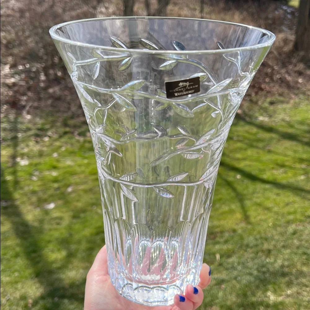 Beautiful Waterford Crystal Michael Aram Garland Romance 10” Flower Vase